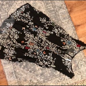 LC Lauren Conrad Black Flower Design Top Small